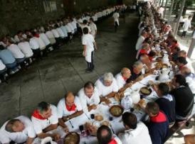 Kofradiaren jarduerak dinamizatzeko zenbait talde osatu dituzte