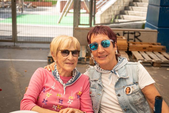 Ehunka lagun bildu dituzte j 41 1757018443679