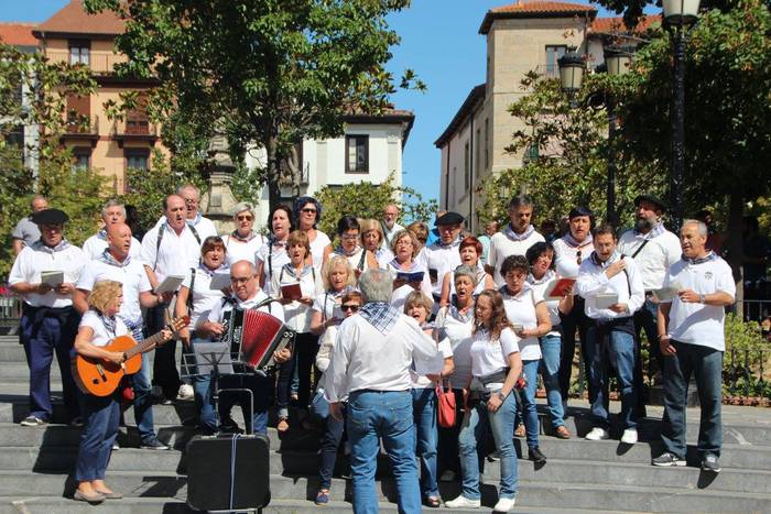 Euskal kanta herrikoien topa 24 1504519533948