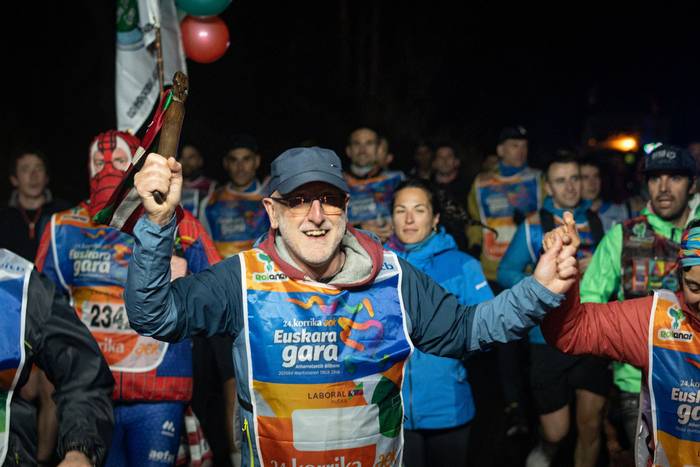 Ehunka lagun atera ditu Korr 37 1774596789079