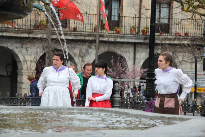 Dantzaren bidez aldarrikatu  1 1520777741368