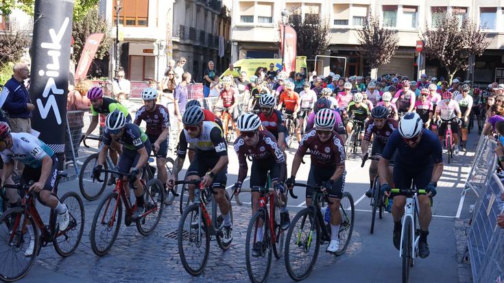 Urduñako Ziklokros lasterketako antolatzaileak pozik daude kirolarien zein herritarren erantzunarekin