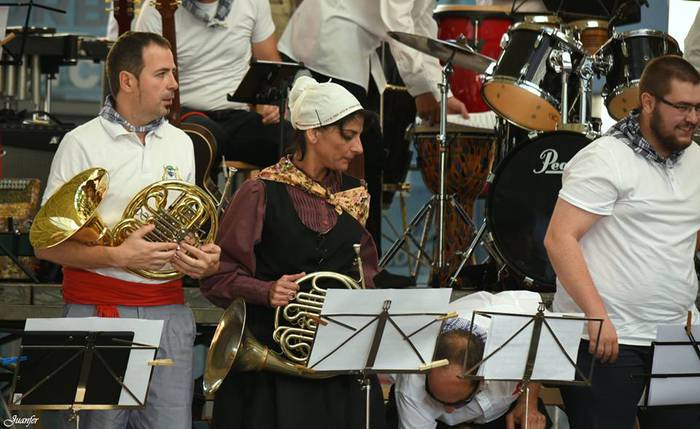 Itxarkundia dantza taldeak e 10 1498128253912