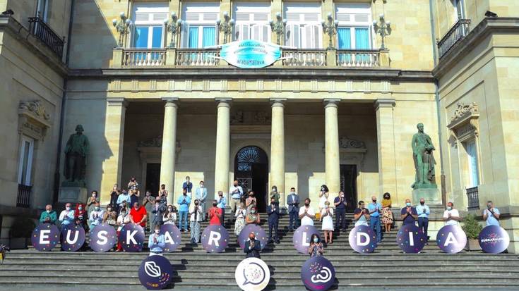 Araba, euskaraz bizi nahi duen lurraldea