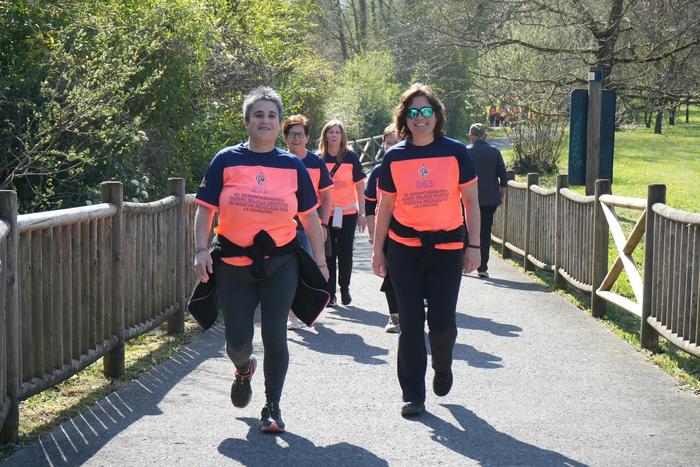 Ehunka lagunek parte hartu d 76 1774179403513