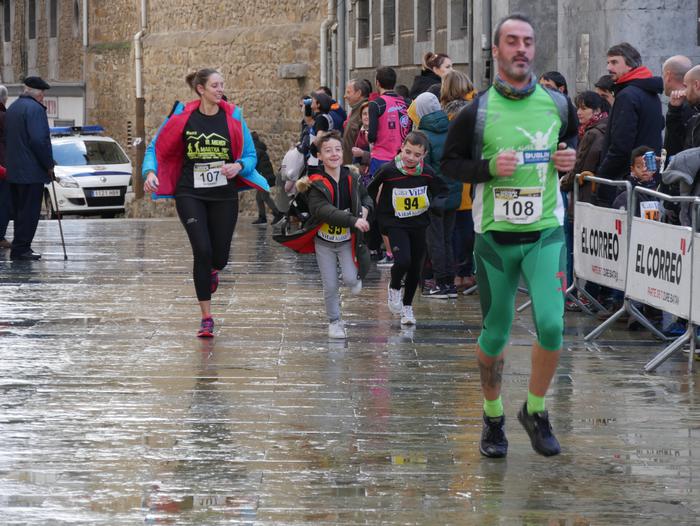 Ehunka lasterkarik bete dute 271 1549205721341