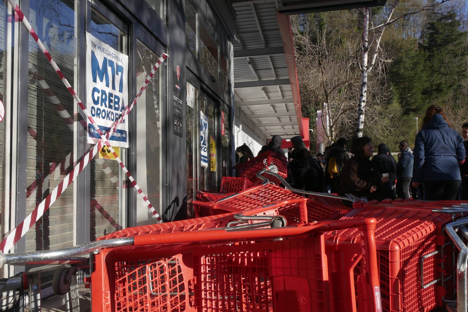 Lau herritar deklaratzera deitu ditu epaileak, martxoaren 17ko greba orokorreko piketeengatik