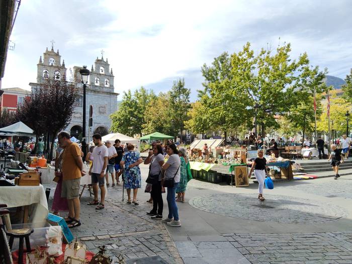 Antzinako objektuz eta bildu 78 1758391010867