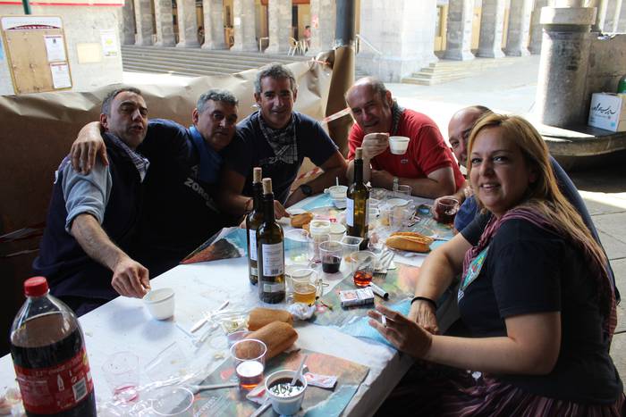 Gaztetxeko eta antzinako jai 48 1502897530114