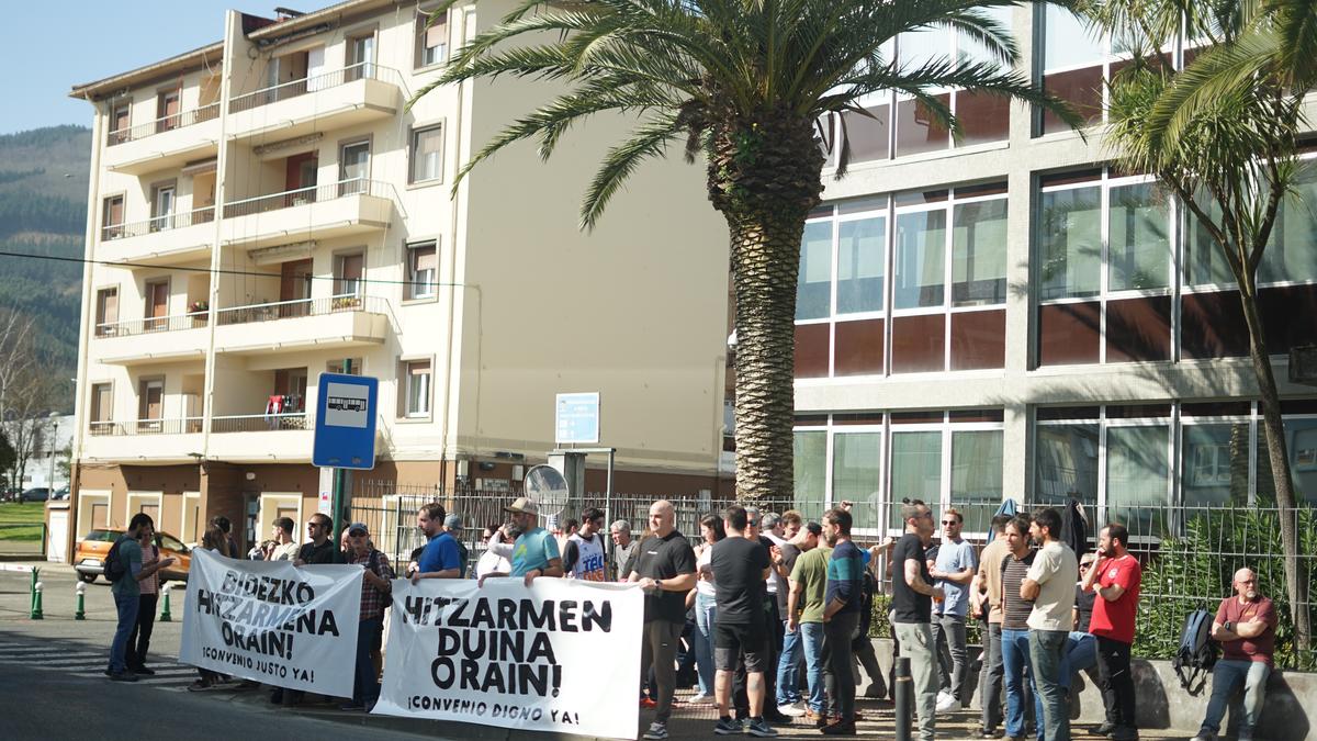 Tubacex enpresako langileek lanuzte gehiago egingo dituzte martxoaren 5ean, 10ean eta 12an, lan hitzarmen berriaren alde