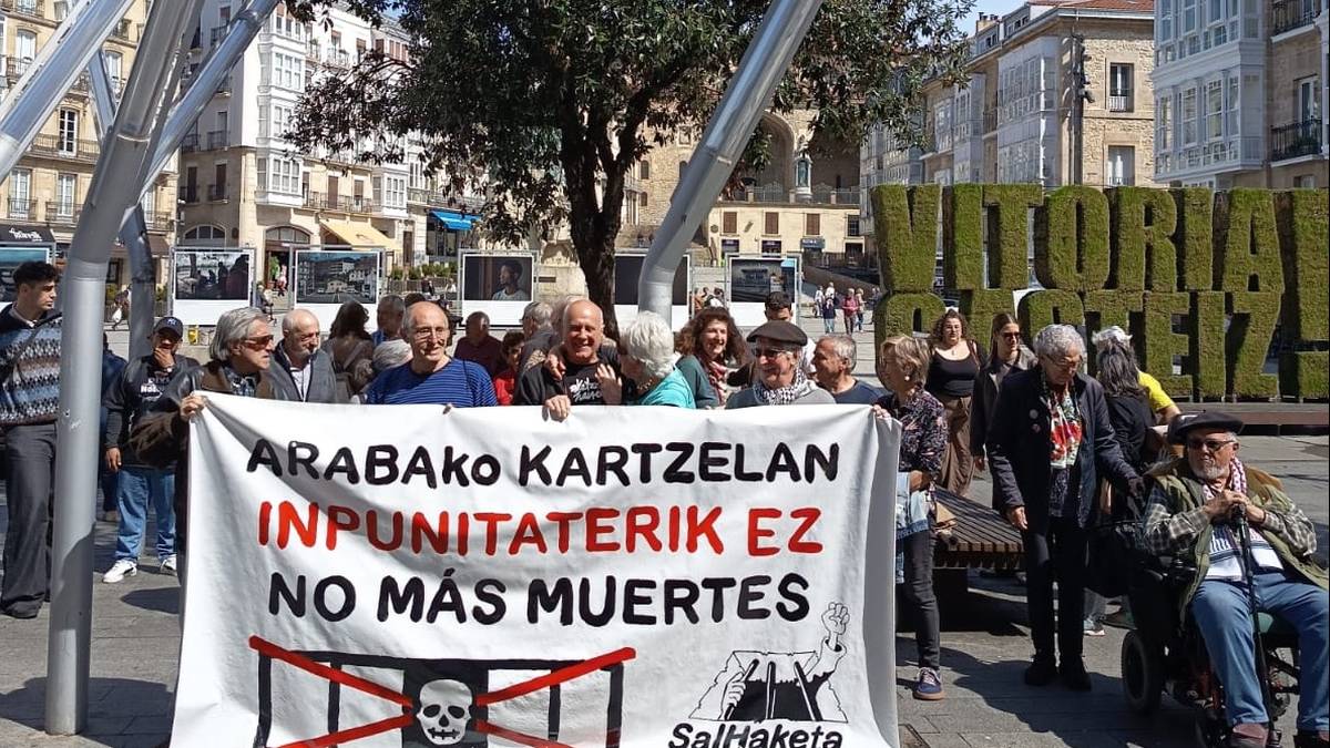 Kartzelan zendu zen gazte laudioarraren heriotza salatu dute gaur Gasteizen