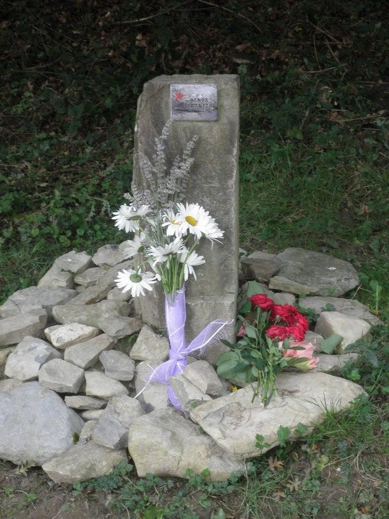 Arantza Aginakoren omenez, mendi ibilaldia