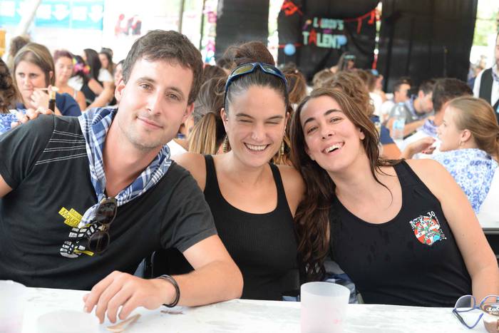 Aldai plaza txiki geratu da  111 1503894816737