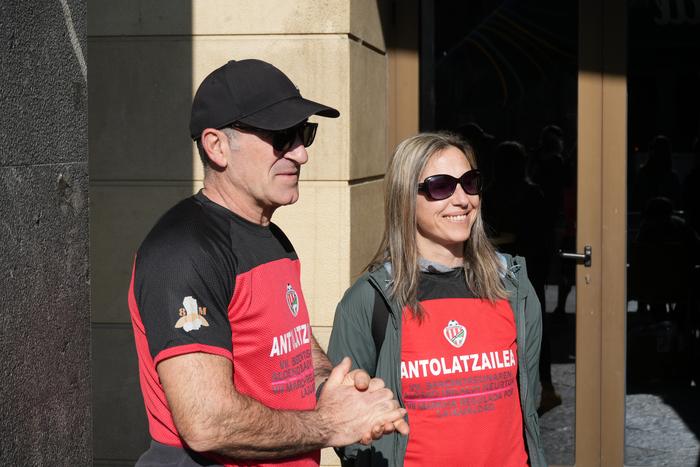 Ehunka lagunek parte hartu d 4 1774178849610