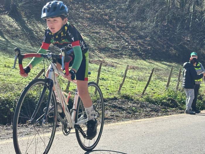 Txirrindulari gazteek erloju 23 1771856256035