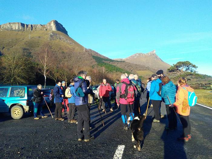 Elur-zuloak bisitatu zituzte 13 1517303052869