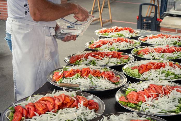 Ehunka lagun bildu dituzte j 18 1757018369213