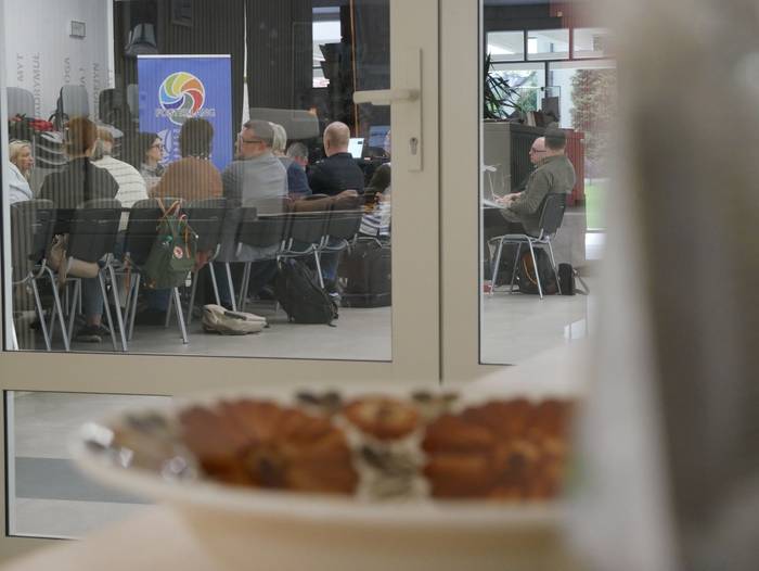 Eletik alera, Europako hizku 33 1759330583523