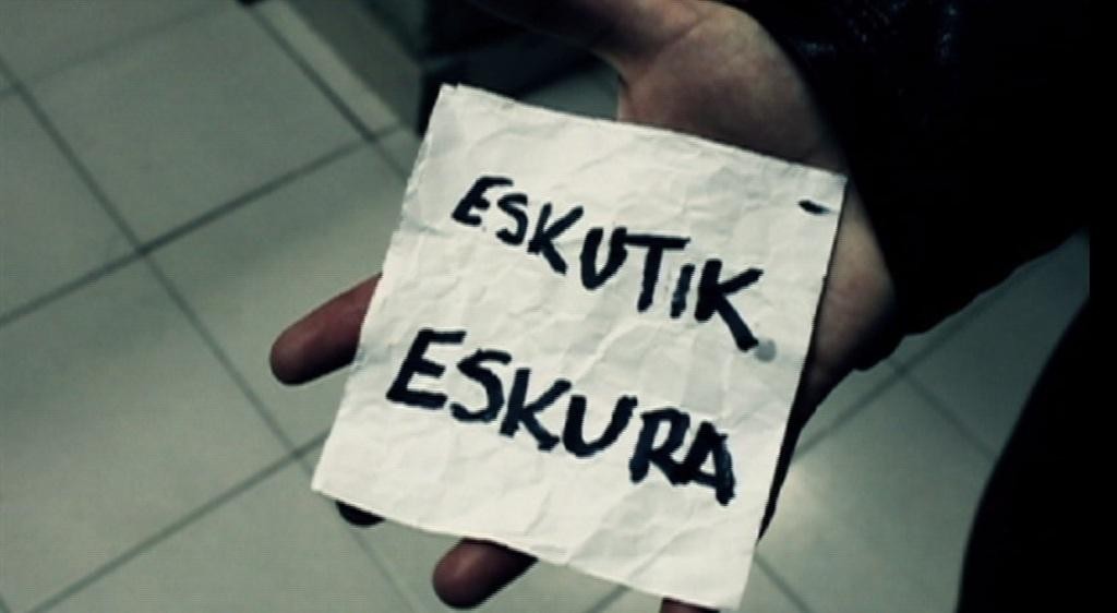 Gazte Asanbladak “Eskutik Eskura” kanpaina hasi du