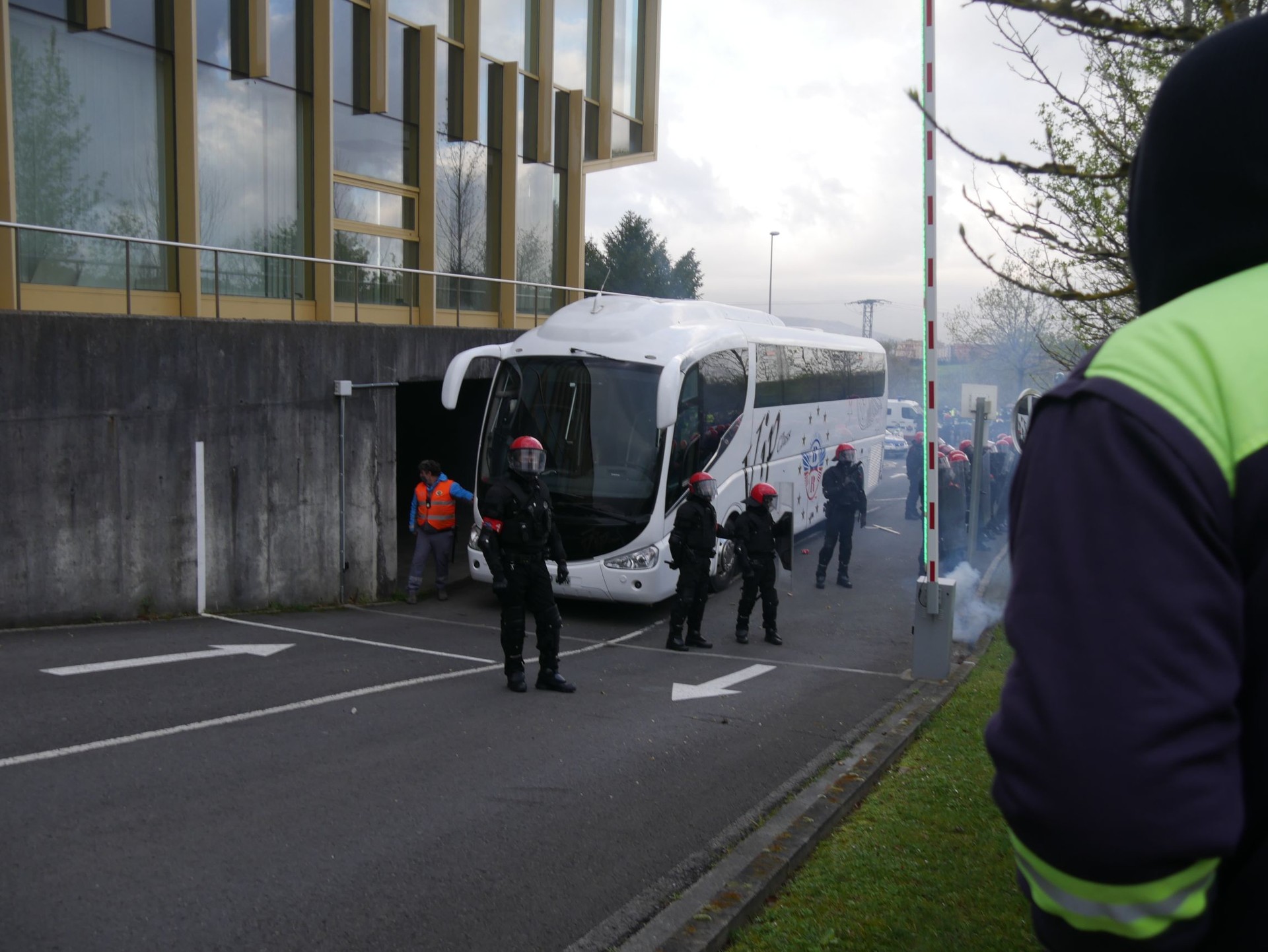 Non daude ustez Tubacexeko fabriketara joaten ziren 100 langileak?