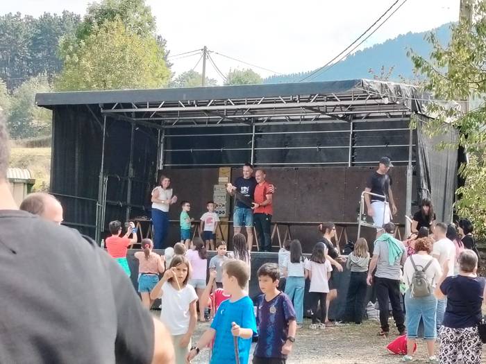 Berazako auzunea alaitu zute 23 1759402928438