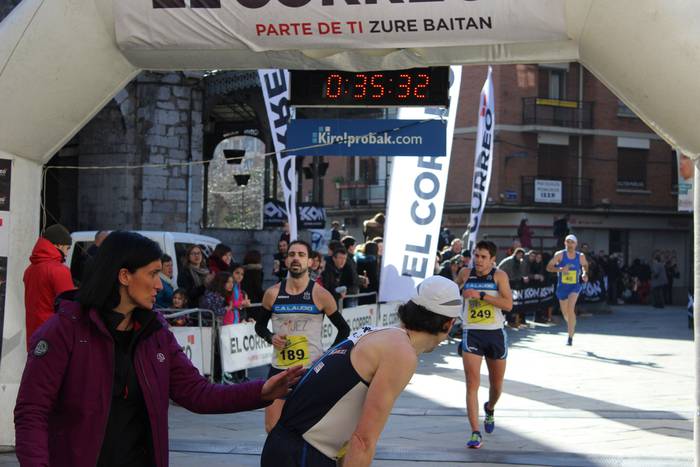 300 korrikalari baino gehiag 51 1517150125202