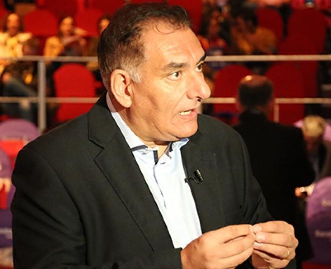 Jose Antonio Fernandez Bravo irakaskuntzan adituarekin beteko dute Amurrio Antzokia ikastetxe publikoek
