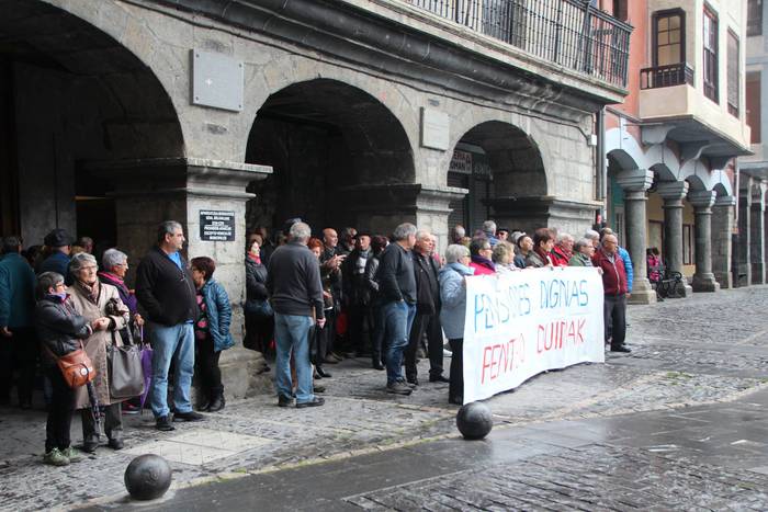 Astelehenero bezala plazara  5 1523287129100