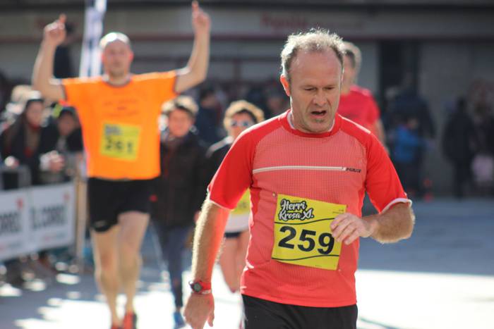 300 korrikalari baino gehiag 123 1517150776077