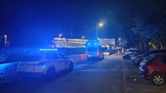 Ertzaintza ikertzen ari da nork gelditu zuen trena Arrankudiaga-Zolloko geltokian larunbat gauean