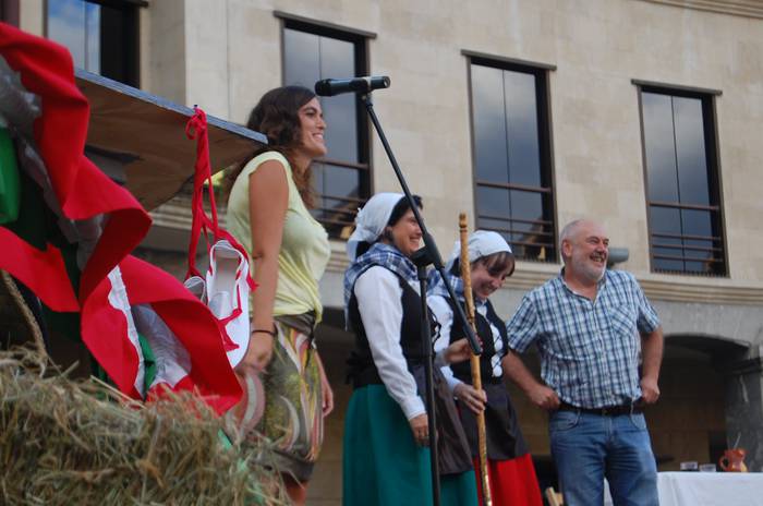 Plaza jendez lepo irakurri d 82 1534271511312