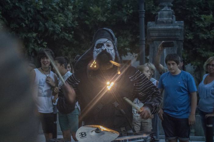 Deabru Beltzak taldeak gaua  22 1501493083128