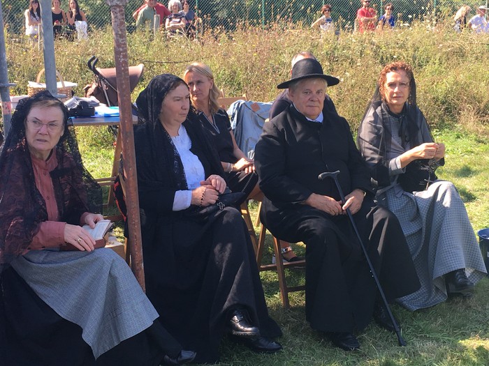 300 lagunek hartu dute parte Jose Arrueren margolanaren antzezpenean - 12