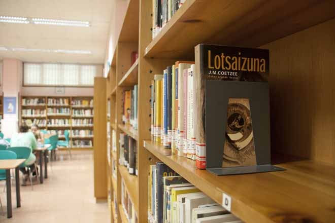 Udal liburutegiak udako ordutegia estreinatzen du
