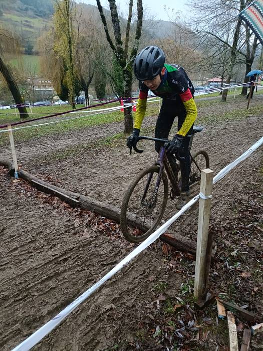 Zirkuitu gogorra izan zuten  11 1768228037146