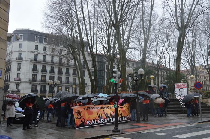 Tubos Reunidoseko langileek  3 1772794976803