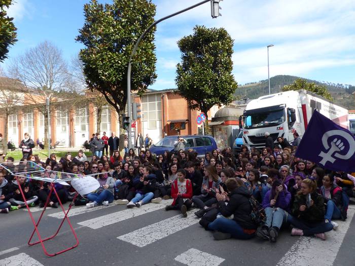 Greba feministaren goizeko t 72 1520512420091