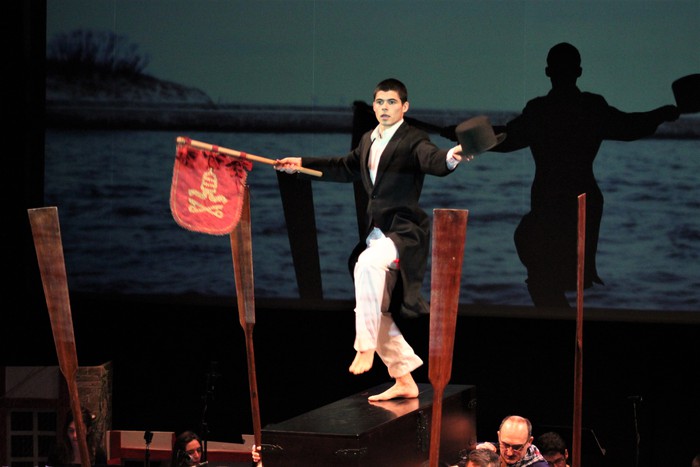 Eskualdeko ehundik gora dantzari eta musikarik koloreztatu zuten Amurrio Antzokiko oholtza - 2