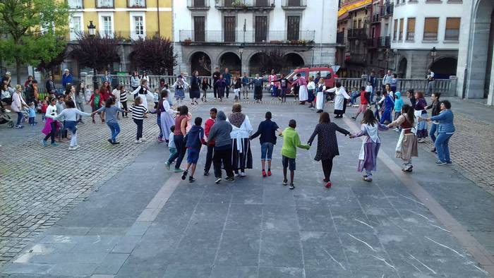 Haur sahararrei ongietorri f 4 1498994567360