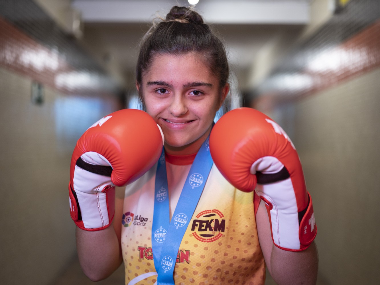 “Hasieran jolas bat bezala hartu nuen kick boxinga, ez nuen uste munduko txapeldunordea izatera iritsiko nintzenik”