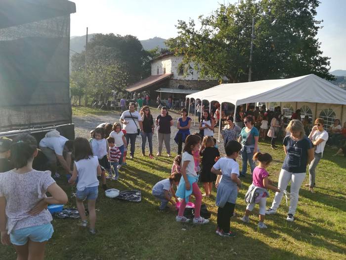 Berazako Jaietan umeek izan  45 1506940649315