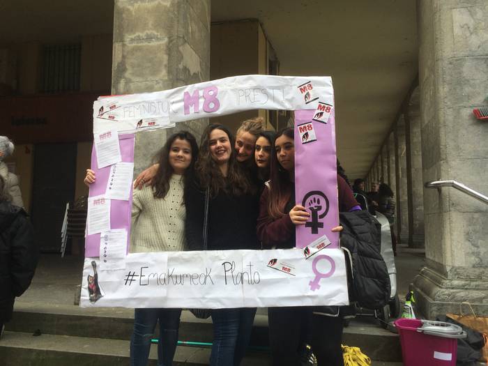 Greba feministaren goizeko t 143 1520519821162