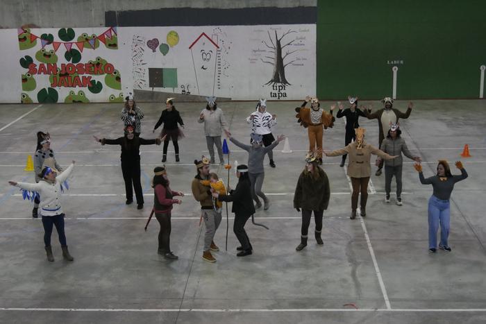 Desfilerik gabe, baina dantz 66 1770997232125