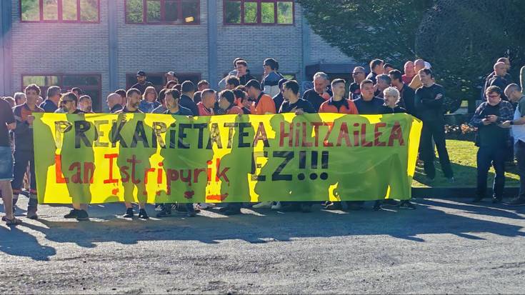 Tubos Reunidos enpresako langileak gaur goizean mobilizatu dira atzo gertatutako lan heriotza salatzeko