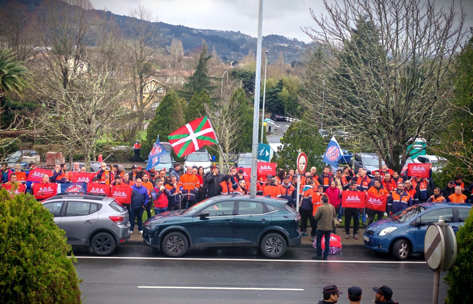 Greba mugagabera joko dute Tubos Reunidoseko langileek asteartetik aurrera