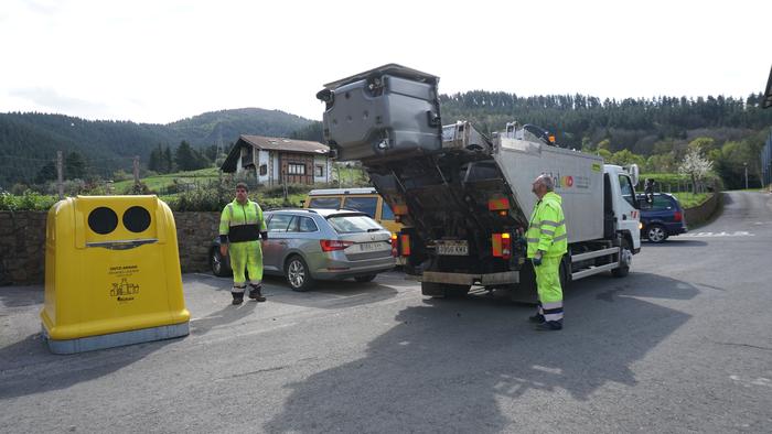 Urduñako Udalak %23ko igoera abiatu du zabor bilketaren tasan, indarrean dagoen legedia betetzeko
