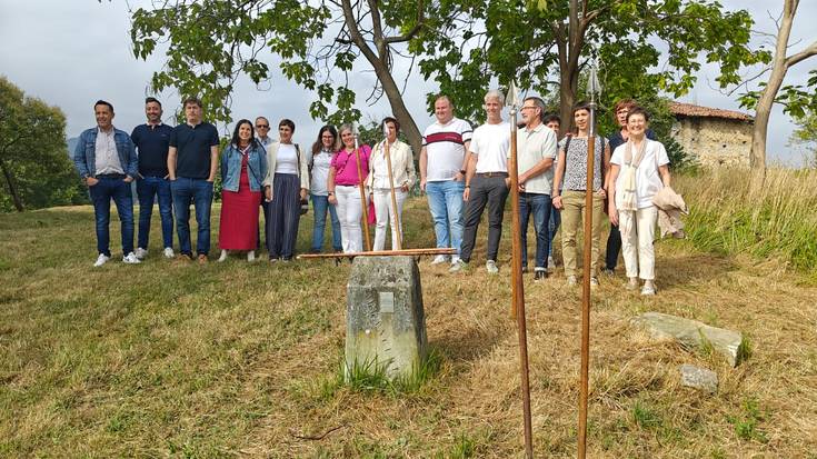 Gaur Laudiok XVIII. mendeko tradizioari eutsiko dio Santa Anako mugarriak bisitatzen