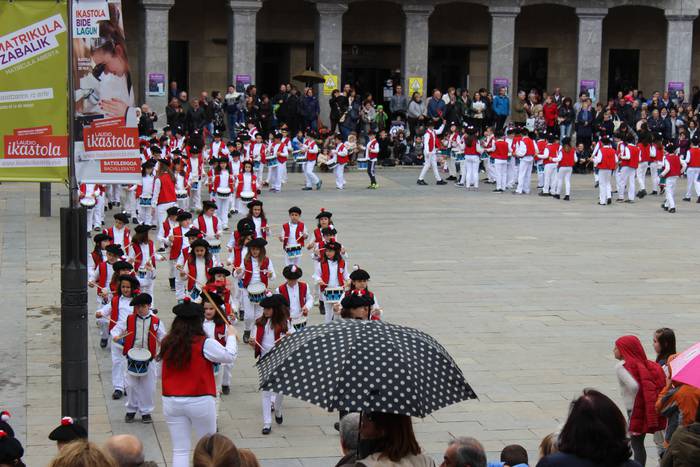 Ehunka umek zabaldu dute dan 17 1493310489324
