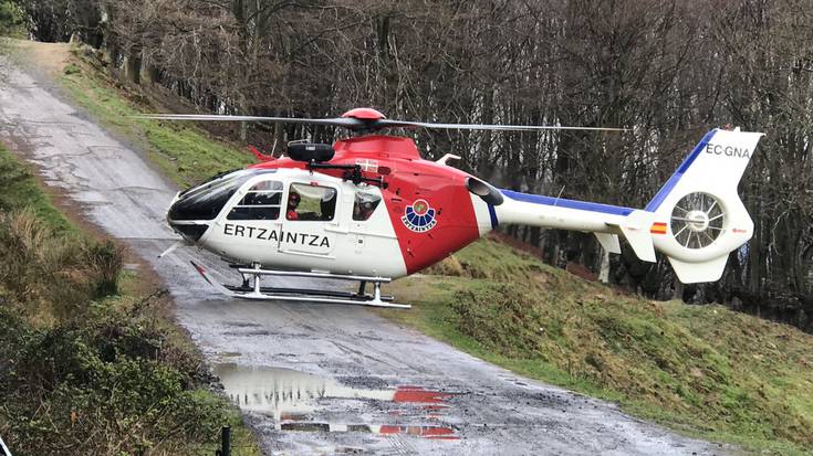 Santa Marinan istripua izan duen txirrindularia helikopteroz eraman dute Gurutzetako ospitalera