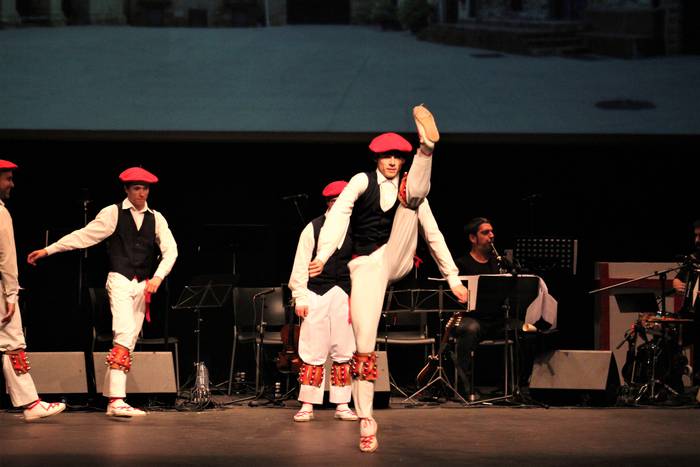 Aiara Dantza taldeak Amurrio 123 1519754073949